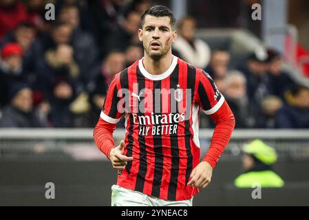 Milano, Francia, Italia. 23 novembre 2024. Alvaro MORATA dell'AC Milan durante la partita di serie A tra l'AC Milan e la Juventus FC allo Stadio San Siro il 23 novembre 2024 a Milano. (Credit Image: © Matthieu Mirville/ZUMA Press Wire) SOLO PER USO EDITORIALE! Non per USO commerciale! Foto Stock