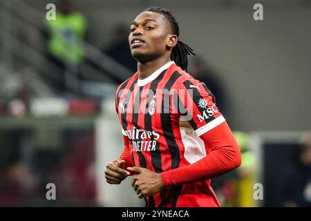 Milano, Francia, Italia. 23 novembre 2024. Rafael LEAO dell'AC Milan durante la partita di serie A tra l'AC Milan e la Juventus FC allo Stadio San Siro il 23 novembre 2024 a Milano. (Credit Image: © Matthieu Mirville/ZUMA Press Wire) SOLO PER USO EDITORIALE! Non per USO commerciale! Foto Stock