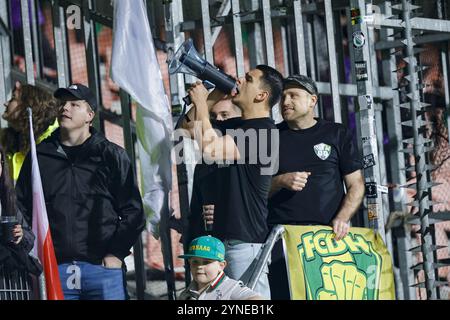 HELMOND , 25-11-2024 , Stadio GS Staalwerken , calcio, Keukenkampioen divisie , stagione 2024 / 2025 , tifosi del FC den Haag durante la partita Helmond Sport - ADO den Haag Foto Stock