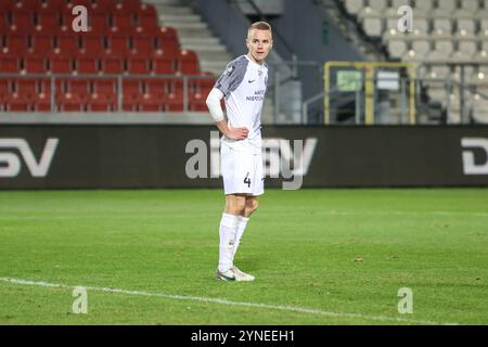 Cracovia, Polonia. 25 novembre 2024. Football 2024 2025 PKO BP Ekstraklasa Puszcza Niepolomice vs Widzew Lodz op: DAWID SZYMONOWICZ crediti: Konrad Swierad/Alamy Live News Foto Stock