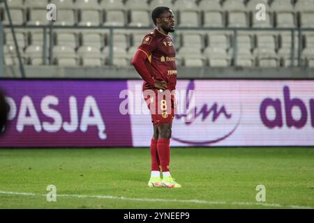 Cracovia, Polonia. 25 novembre 2024. Football 2024 2025 PKO BP Ekstraklasa Puszcza Niepolomice vs Widzew Lodz op: HILARY GONG crediti: Konrad Swierad/Alamy Live News Foto Stock