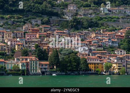 Una foto della città di Faggeto Lario sul Lago di Como. Foto Stock