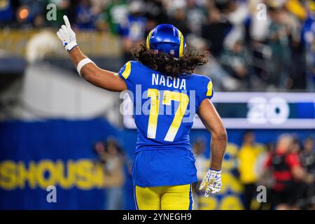 Il wide receiver dei Los Angeles Rams Puka Nacua (17) festeggia durante una gara della NFL contro i Philadelphia Eagles, domenica 24 novembre 2024, al SoFi Stadiu Foto Stock