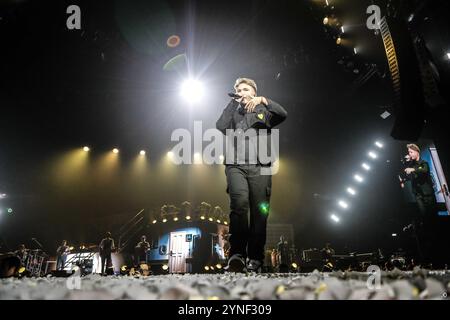 Milano, Italia. 25 novembre 2024. UNIPOL FORUM, Milano, Italia, 25 novembre 2024, alfa durante ALFA - cantante italiana Concerto musicale crediti: Live Media Publishing Group/Alamy Live News Foto Stock