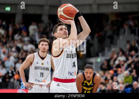 Heidelberg, Germania. 25 novembre 2024. David Krämer (Deutschland, CB 1939 Canarias/ESP, 44), AM Ball, Einzelbild, Einzelfoto, Aktion, Action, 25.11.2024, Heidelberg (Deutschland), basket, EM-Qualifikation, Deutschland - Schweden credito: dpa/Alamy Live News Foto Stock