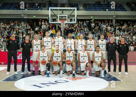 Die deutsche Herren Nationalmannschaft Hintere Reihe von Links: Alex Mumbru Murcia (Bundestrainer Deutschland), Alan Ibrahimagic (Co-Trainer Deutschland), Malte Delow (Deutschland, 20), Johann Grunloh (Deutschland, 12), Tibor Pleiss (Deutschland, 24), Johannes Thiemann (Deutschland, 32), Christian Sengfelder (Deutschland, 43), Dylan Osetkowski (Deutschland, 28), Kay Patrick Bruhnke (Deutschland, 19), Klaus Perwas (Co-Trainer Deutschland), Roberto Molina (Co-Trainer Deutschland) Vordere Reihe von Links: David Krämer (Deutschland, 44), Nicholas Tischler (Deutschland, 25), Jack Kayil (Deutsch Foto Stock