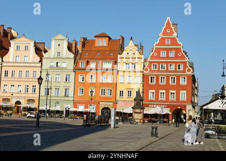 Facciate, ristoranti, mercato del sale, Breslavia, Breslavia, bassa Slesia, Polonia Foto Stock