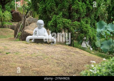 Pagoda Hue Nghiem in 299B Luong Dinh Cua Street, Binh Khanh Ward, District 2, ho chi Minh City 70000, Vietnam Foto Stock