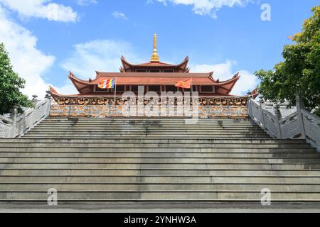 Pagoda Hue Nghiem in 299B Luong Dinh Cua Street, Binh Khanh Ward, District 2, ho chi Minh City 70000, Vietnam Foto Stock