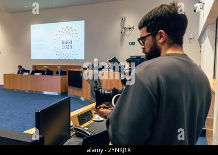 Bruxelles, Belgio. 26 novembre 2024. Immagine illustrativa una sessione della commissione parlamentare per la mobilità e le imprese pubbliche, al parlamento federale, a Bruxelles, martedì 26 novembre 2024. BELGA FOTO HATIM KAGHAT credito: Belga News Agency/Alamy Live News Foto Stock