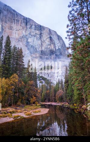 Il bagliore di Yosemite: Sereno, meraviglioso, spettacolare. Foto Stock