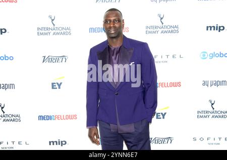 Omar Sy bei der Verleihung der 52. International Emmy Awards 2024 nell'Hilton Hotel di New York. New York, 25.11.2024 *** Omar Sy agli International Emmy Awards 52 2024 al New York Hilton Hotel New York, 25 11 2024 foto:XB.xHinex/xFuturexImagex emmys ny 4193 Foto Stock