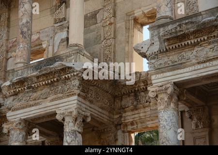 Dettaglio architettonico romano a Efeso nella Turchia meridionale. Foto Stock