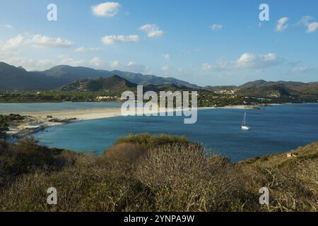 Panorama, Torre di Porto Giunco, Spiaggia di Porto Giunco, Capo Carbonara, Villasimius, Costa del Sud, Sardegna, Italia, Europa Foto Stock