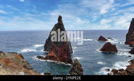 Bizzarre formazioni rocciose sulla penisola di Ponta de Sao Lourenco a Madeira Foto Stock