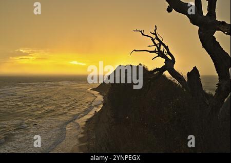 Kepi i Rodonit, nel nord-ovest dell'Albania un giorno nuvoloso prima di un temporale successivo Foto Stock