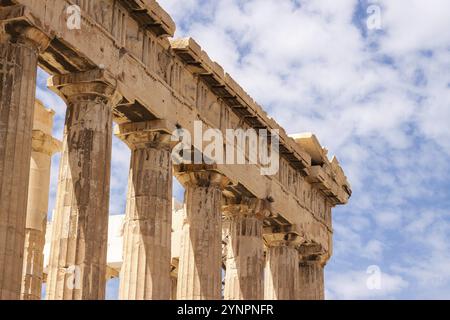 Dettaglio del Partenone in un pomeriggio di primavera. Atene, il centro di Atene. La Grecia Foto Stock