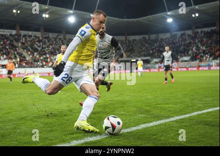 LUBIN, POLONIA - 22 NOVEMBRE 2024: Partita di calcio polacca PKO Ekstraklasa tra KGHM Zaglebie Lubin vs Motor Lublin. Pawel Stolarski. Foto Stock