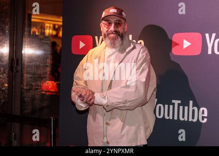 Berlino, Germania. 26 novembre 2024. SIDO prima dell'inizio della cena YouTube Music Award al Grill Royal. Credito: Carsten Koall/dpa/Alamy Live News Foto Stock