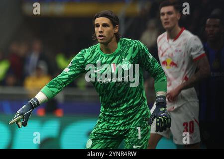 Mailand, Italia. 26 novembre 2024. Calcio: Champions League, Inter Milan - RB Lipsia, turno preliminare, 5 allo Stadio Giuseppe Meazza, gesticolato portiere del Milan Yann Sommer. Crediti: Jan Woitas/dpa/Alamy Live News Foto Stock