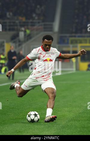 Mailand, Italia. 26 novembre 2024. Calcio: Champions League, Inter Milan - RB Lipsia, turno preliminare, partita 5 allo Stadio Giuseppe Meazza, Lois Openda di Lipsia in azione. Crediti: Jan Woitas/dpa/Alamy Live News Foto Stock