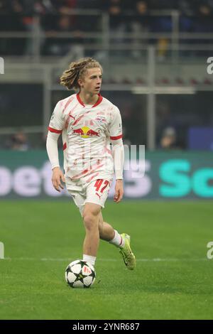 Mailand, Italia. 26 novembre 2024. Calcio: Champions League, Inter Milan - RB Lipsia, turno preliminare, partita 5 allo Stadio Giuseppe Meazza, Viggo Gebel di Lipsia in azione. Crediti: Jan Woitas/dpa/Alamy Live News Foto Stock