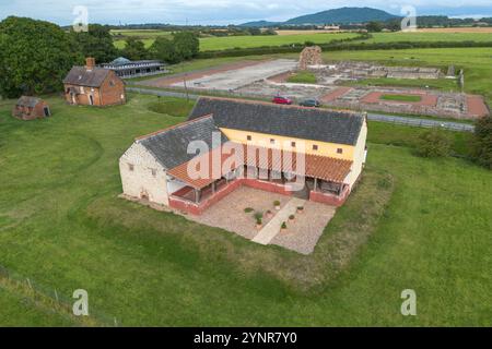 Vista aerea della residenza romana, Wroxeter Roman City (SY5), Shropshire, Regno Unito. Foto Stock