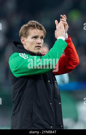 26 novembre 2024. Lisbona, Portogallo. Martin Odegaard (8), centrocampista dell'Arsenal danese, in azione durante la fase a gironi della UEFA Champions League, Sporting vs Arsenal Credit: Alexandre de Sousa/Alamy Live News Foto Stock