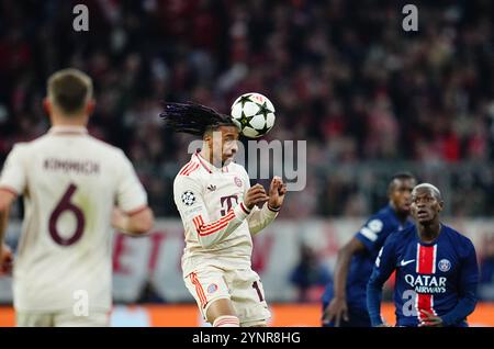 Allianz Areana, Monaco, Germania. 26 novembre 2024. Michael Olise del Bayern Monaco è in testa durante una partita di Champions League 5, FC Bayern Monaco contro Paris Saint-Germain, all'Allianz Areana di Monaco, Germania. Ulrik Pedersen/CSM/Alamy Live News Foto Stock