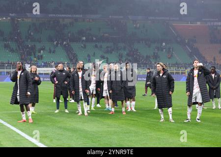 Milano, Italia. 26 novembre 2024. I giocatori dell'RB Leipzig sono stati scartati al termine della partita di fase MD5 della UEFA Champions League 2024/25 tra l'FC Internazionale Milano e l'RB Leipzig allo Stadio Giuseppe Meazza il 26 novembre 2024 a Milano. Crediti: Marco Canoniero/Alamy Live News Foto Stock