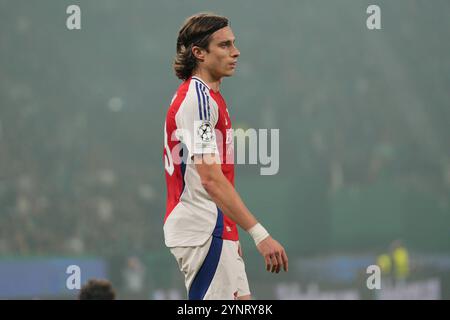 Lisbona, Portogallo. 26 novembre 2024. Riccardo Calafiori dell'Arsenal FC in azione durante la fase di UEFA Champions League 5 tra Sporting e Arsenal all'Estadio Jose Alvalade di Lisbona, Portogallo. 11/26/2024 credito: Brasile Photo Press/Alamy Live News Foto Stock