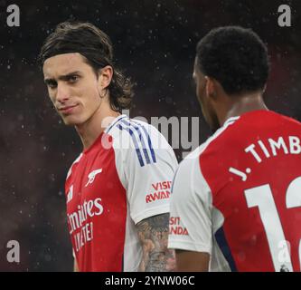 Londra, Regno Unito. 23 novembre 2024. Arsenal contro Nottingham Forest - Premier League - Emirates Stadium. Riccardo Calafiori in azione. Crediti immagine: Mark Pain / Alamy Live News Foto Stock