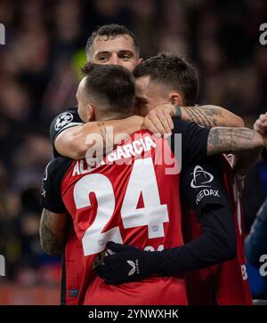 Leverkusen, Germania. 26 novembre 2024. . Granit Xhaka (LEV) Aleix Garcia (LEV) Florian Wirtz (LEV) Bayer Leverkusen - FC Salzburg 26.11.2024 Copyright Foto Stock