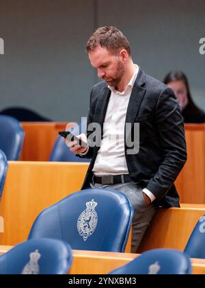 2024-11-26 Dutch Tweede Kamer Plenary Debate DEN HAAG, PAESI BASSI - NOVEMBRE 26: Derk Boswijk CDA durante il dibattito Plenario al Tweede Kamer il 26 novembre 2024 a Den Haag, Paesi Bassi Den Haag Tweede Kamer Paesi Bassi contenuto non disponibile per la ridistribuzione nei Paesi Bassi direttamente o indirettamente tramite terzi. Copyright: XJohnxBeckmannx Foto Stock