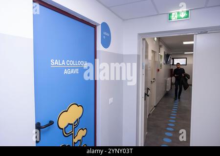 Milano, Italia. 27 novembre 2024. Via Sammartini 75. Inaugurazione Centro accoglienza per rifugiati e richiedenti asilo. - Cronaca - Milano, Italia - Mercoled&#xec; 27 novembre 2024 (foto Alessandro Cimma/Lapresse) via Sammartini 75. Inaugurazione del Centro accoglienza per rifugiati e richiedenti asilo. - Chronicle - Milano, Italia - mercoledì 27 novembre 2024 (foto Alessandro Cimma/Lapresse) crediti: LaPresse/Alamy Live News Foto Stock