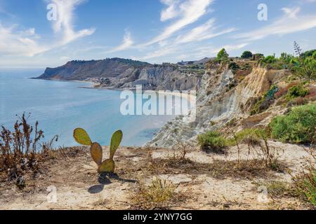 Veduta aerea della Scala dei Turchi in italiano sulla scogliera rocciosa sulla costa Foto Stock