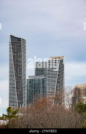 Edifici alti su Lakeshore Boulevard West a Etobicoke, Toronto, Ontario, Canada Foto Stock