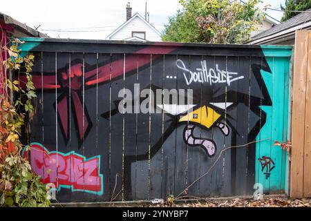 Southside Cruz Angry Bird murales su Alex Faulkner Lane a Etobicoke, Toronto, Ontario, Canada Foto Stock