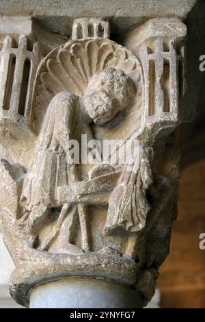 Monastero benedettino reale di Sant Cugar. Dettaglio del capitale. Chiostro. Sant Cugat del Valles. Catalogna. Spagna. Foto Stock