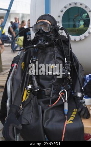 ROTTERDAM, PAESI BASSI, 3 SETTEMBRE 2017: Primo piano di una diverÂ tuta professionale con attrezzatura Foto Stock