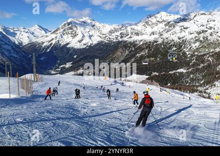 Piste da sci nella stazione sciistica di Valmalenco Foto Stock