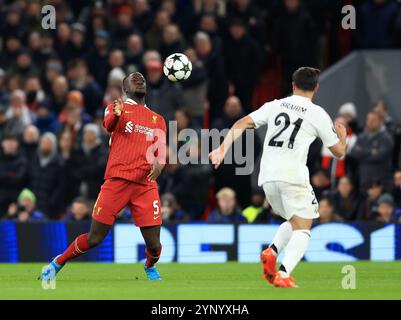 Liverpool, Regno Unito. 27 novembre 2024. Ibrahima Konate del Liverpool durante la partita di UEFA Champions League ad Anfield, Liverpool. Il credito per immagini dovrebbe essere: Jessica Hornby/Sportimage Credit: Sportimage Ltd/Alamy Live News Foto Stock