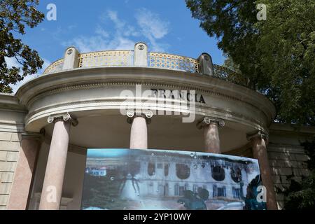 02.07.2024, Italia, Veneto, Venezia - Biennale d'Arte 2024. Vista del padiglione francese nei Giardini. 00R240702D030CAROEX.JPG [VERSIONE DEL MODELLO: NO, CORRETTO Foto Stock