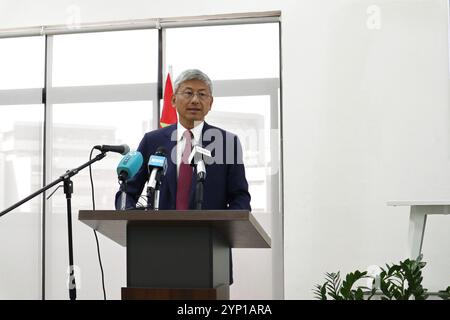 Addis Abeba, Etiopia. 26 novembre 2024. Chen hai, ambasciatore cinese in Etiopia, parla alla cerimonia di apertura del programma di formazione linguistica cinese per le guide turistiche professionali etiopiche ad Addis Abeba, capitale dell'Etiopia, il 26 novembre 2024. PER ANDARE CON le guide turistiche etiopi, imbarcati in un programma di formazione in lingua cinese. Credito: Liu Fangqiang/Xinhua/Alamy Live News Foto Stock