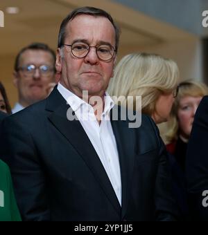 Berlino, Germania, 25 novembre 2024. Il ministro federale della difesa Boris Pistorius durante una conferenza stampa alla Willy Brandt House. Foto Stock