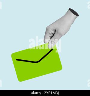 Mano con busta verde illustrazione pop art isolata. Invio e ricezione di lettere, simbolo e-mail. Illustrazione Vettoriale