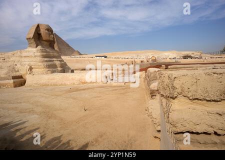 Kairo Ägypten, 20241124, Pyramiden, Giza, Gizeh, Grabanlagen, mit Sphinx *** Cairo Egitto, 20241124, piramidi, Giza, Giza, tombe, con la Sfinge Foto Stock