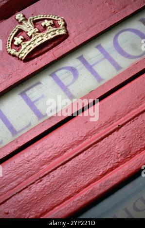 primo piano della cassetta postale rossa della posta reale d'epoca Foto Stock