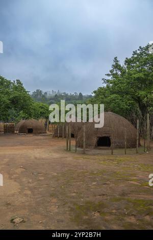 Capanna tradizionale nel villaggio culturale Eswatini Foto Stock