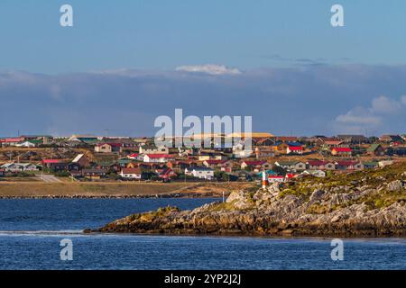 Vista della città di Stanley, la capitale e unica vera città (con una cattedrale) nelle Isole Falkland, nell'Oceano Atlantico meridionale, in Sud America Foto Stock